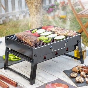Klappbarer tragbarer Grill für die Verwendung mit Holzkohle BearBQ ...