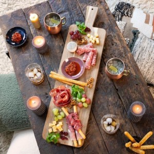 Maxi-Aperitifbrett - LIVOO - MES151 - FSC-Akazienholz - 75 x 19,5 cm - Holzbeine