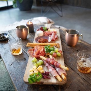Maxi-Aperitifbrett - LIVOO - MES151 - FSC-Akazienholz - 75 x 19,5 cm - Holzbeine