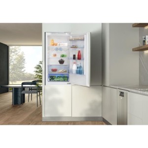 BEKO BCSA285E4ZSN kombinierter integrierter Kühlschrank – 271 l – Weiß