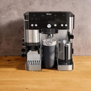 Espresso machine - NINJA - ES501EU Luxe Essential - 2 L - Digital display - Black / Stainless steel