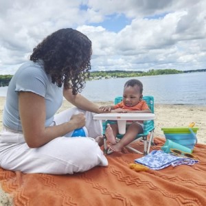 DISNEY BABY -NEMO- Faltbarer, tragbarer Reise-Sitzerhöhungssitz, Leicht und einfach zu reinigen, Tragetasche inklusive