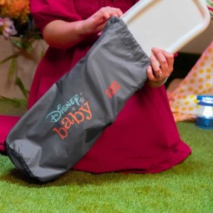 DISNEY BABY Minnie Mouse Sitzerhöhung, Pop 'n Sit Booster, für drinnen und draußen, praktisch und kompakt, schnell zusammenkl