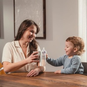 2er-Set Flaschen - MAM BABY - Easy Active - +6 Monate - 330 ml - X Flow-Sauger - Berry + Pearl