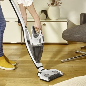 SEVERIN HV7173 - Aspirateur balai sans fil 2-en-1 pliable - 8 000 Pa - 32 min - 600 ml - Blanc