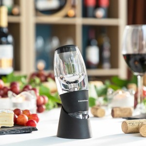Weinbelüfter mit Filter, Ständer und Transportbeutel Wineir InnovaG...