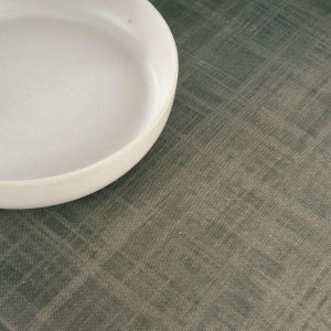Nappe enduite antitache Belum Liso Taupe 150 x 150 cm |  Chemins de...