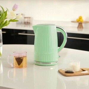 Kettle Russell Hobbs Purple Plastic 2400 W 1,7 L